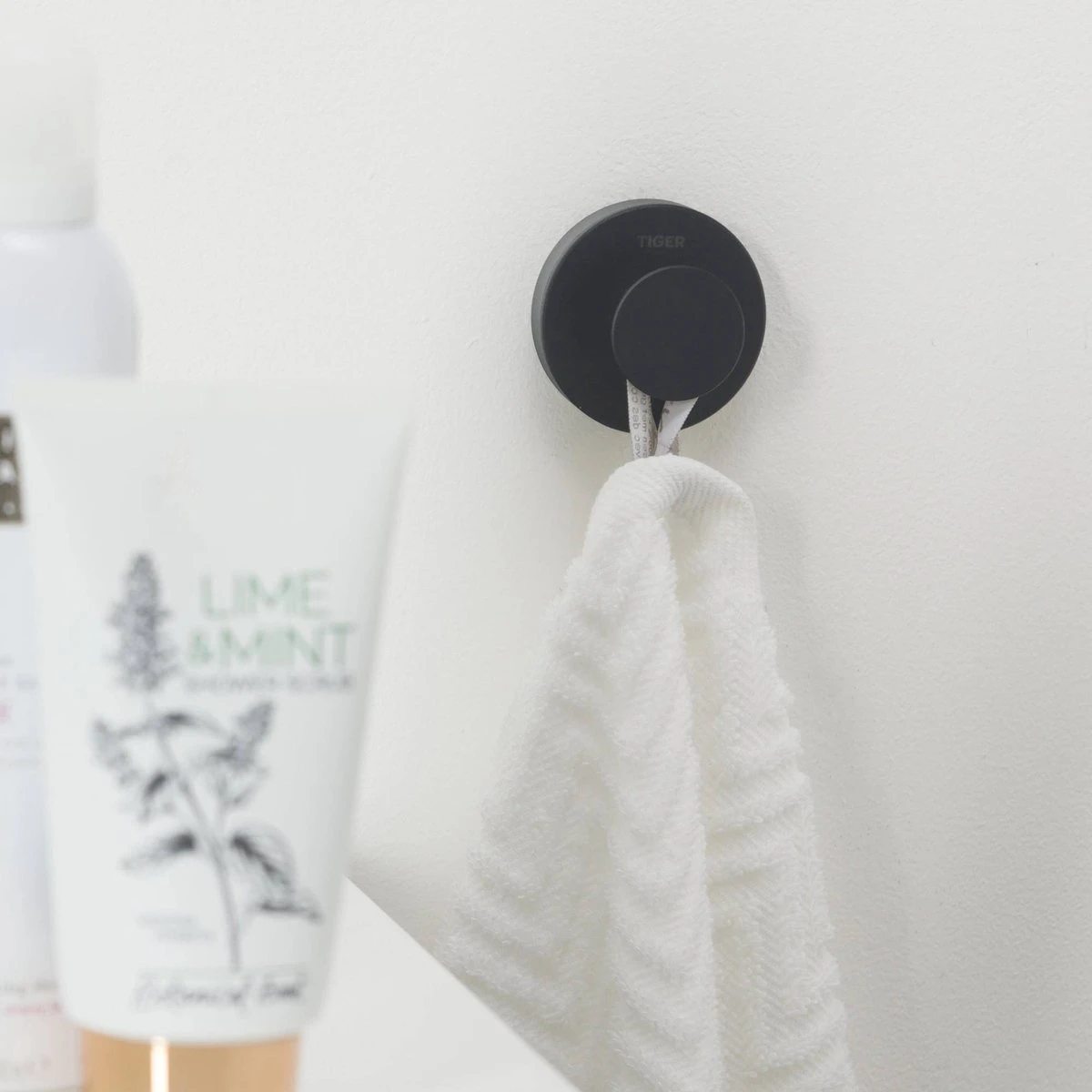 Tiger Urban - Handdoekhaak - 2 Stuks - Zwart - ø 5 Cm - Inclusief 4 Decorringen - Zelfklevend - Afbeelding 9