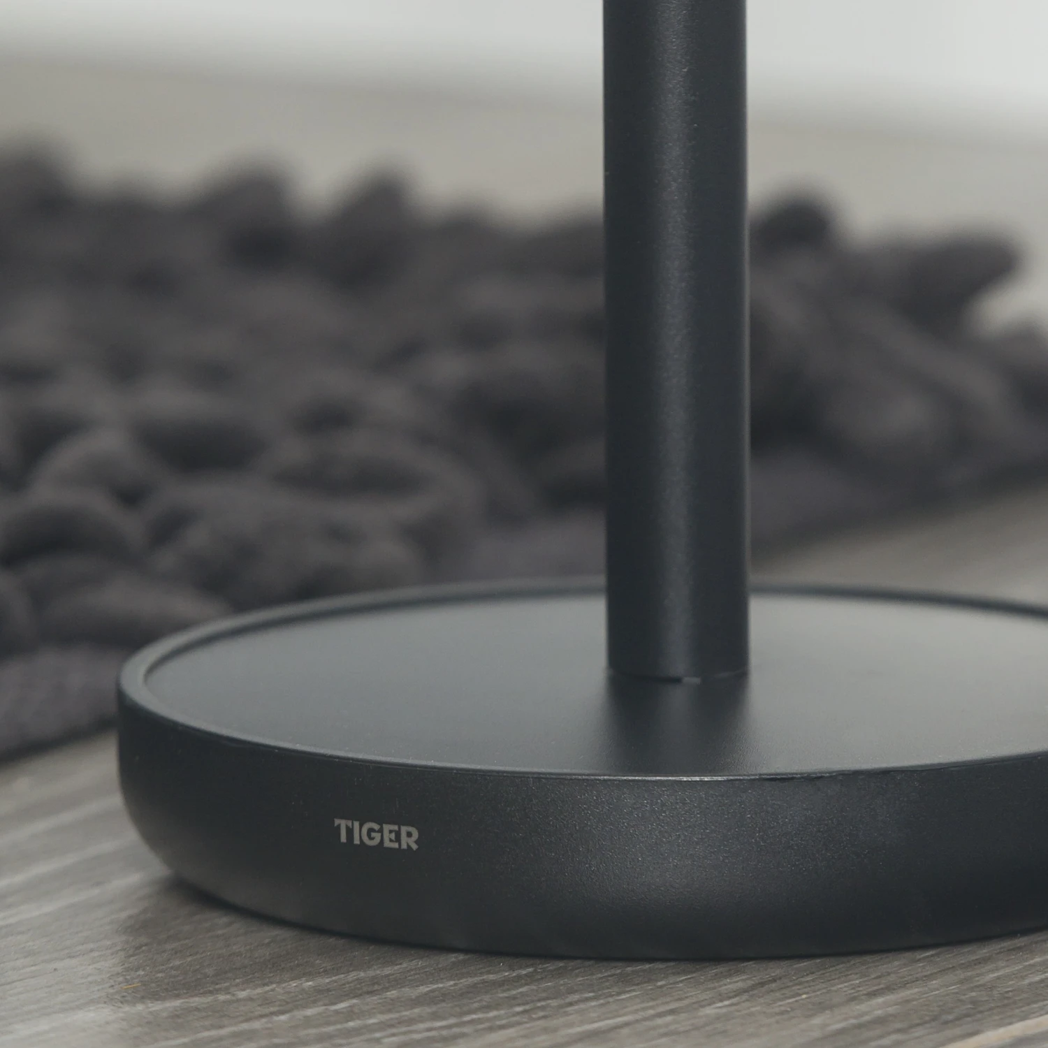 Tiger Reserverolhouder Urban Zwart Staand - Afbeelding 6