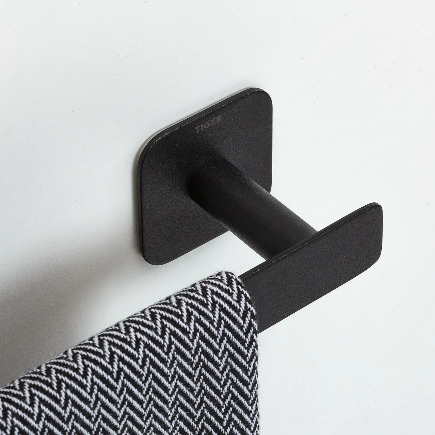 Tiger Handdoekrek Colar 60 Cm Zwart - Afbeelding 5